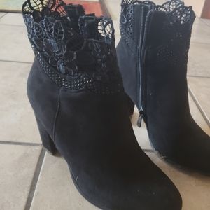 Dream Paris Castaneda 2 black bootie size 9